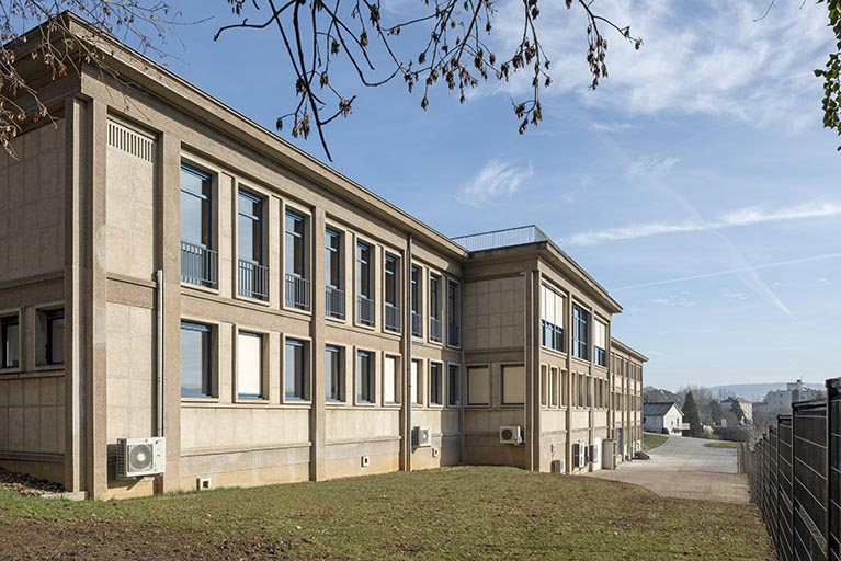 Façade postérieure : corps occidental, de trois quarts gauche. © Sonia Dourlot / Région Bourgogne-Franche-Comté, Inventaire du patrimoine - 2019