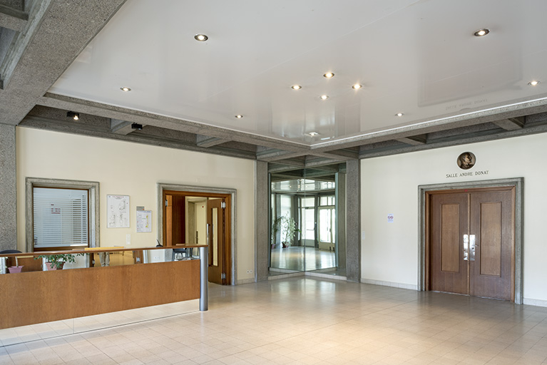 Rez-de-chaussée, corps central : hall d'entrée. © Sonia Dourlot / Région Bourgogne-Franche-Comté, Inventaire du patrimoine - 2019