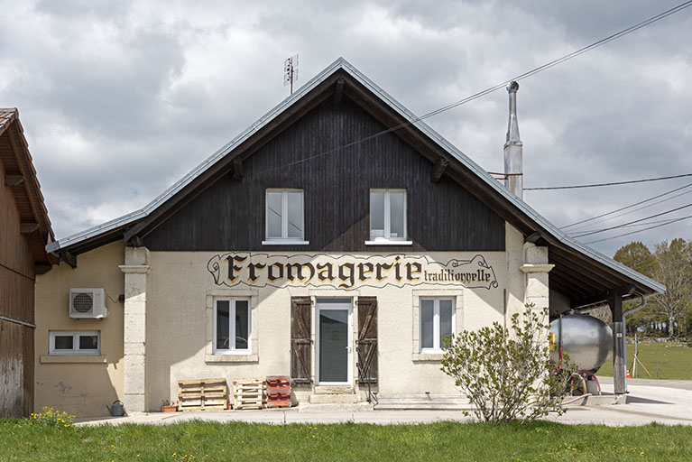 Façade antérieure. © Sonia Dourlot / Région Bourgogne-Franche-Comté, Inventaire du patrimoine - 2019 Façade antérieure. © Sonia Dourlot / Région Bourgogne-Franche-Comté, Inventaire du patrimoine - 2019