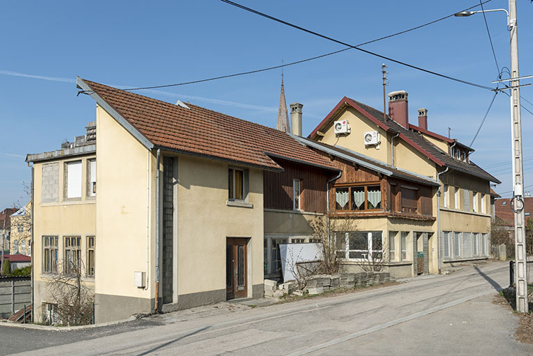 Façade antérieure, de trois quarts gauche. © Sonia Dourlot / Région Bourgogne-Franche-Comté, Inventaire du patrimoine - 2019
