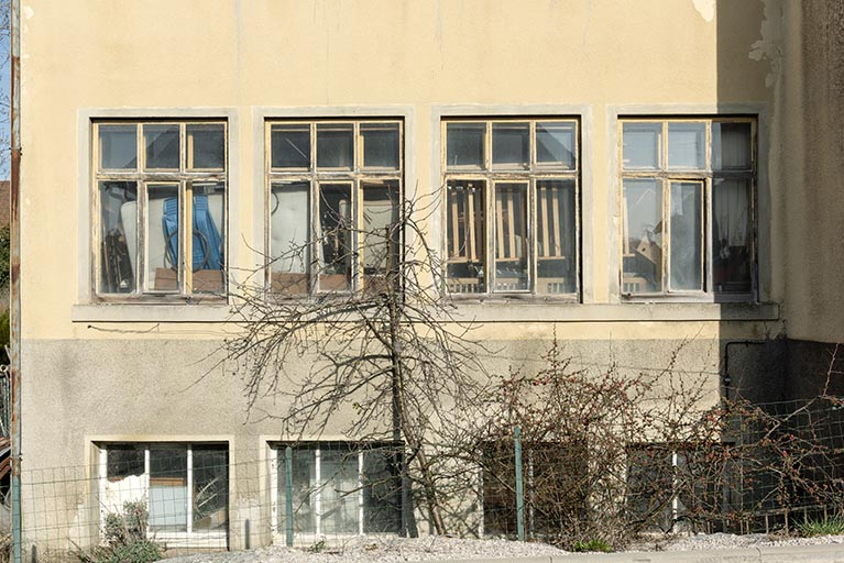 Aile orientale : fenêtres multiples. © Sonia Dourlot / Région Bourgogne-Franche-Comté, Inventaire du patrimoine - 2019