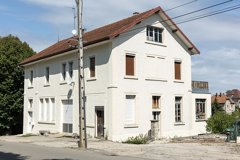 Façades antérieure et latérale droite. © Sonia Dourlot / Région Bourgogne-Franche-Comté, Inventaire du patrimoine - 2019