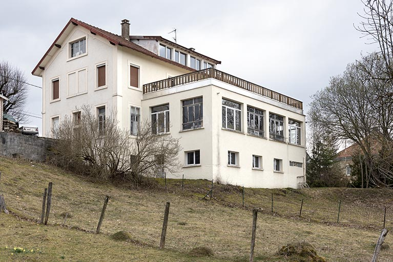 Façades postérieure et latérale droite. © Sonia Dourlot / Région Bourgogne-Franche-Comté, Inventaire du patrimoine - 2019