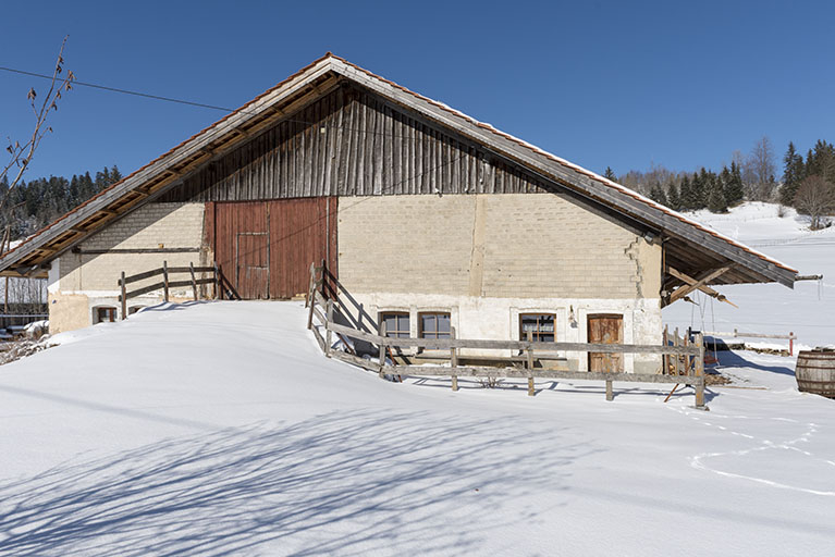 Façade latérale gauche, en hiver. © Sonia Dourlot / Région Bourgogne-Franche-Comté, Inventaire du patrimoine - 2019 Façade latérale gauche, en hiver. © Sonia Dourlot / Région Bourgogne-Franche-Comté, Inventaire du patrimoine - 2019