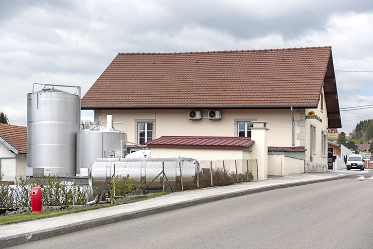 Façade latérale gauche. © Sonia Dourlot / Région Bourgogne-Franche-Comté, Inventaire du patrimoine - 2019