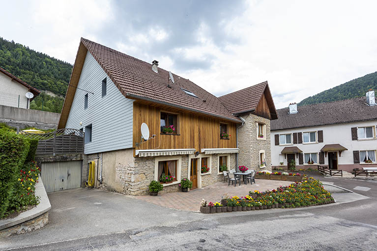 Vue d'ensemble, depuis l'ouest. © Sonia Dourlot / Région Bourgogne-Franche-Comté, Inventaire du patrimoine - 2019