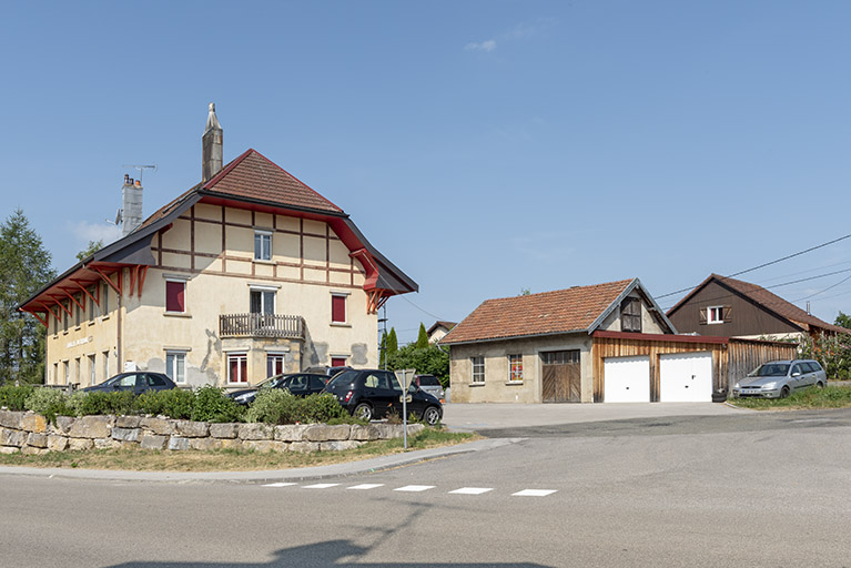 Vue d'ensemble, depuis l'est. © Sonia Dourlot / Région Bourgogne-Franche-Comté, Inventaire du patrimoine - 2019 Vue d'ensemble, depuis l'est. © Sonia Dourlot / Région Bourgogne-Franche-Comté, Inventaire du patrimoine - 2019