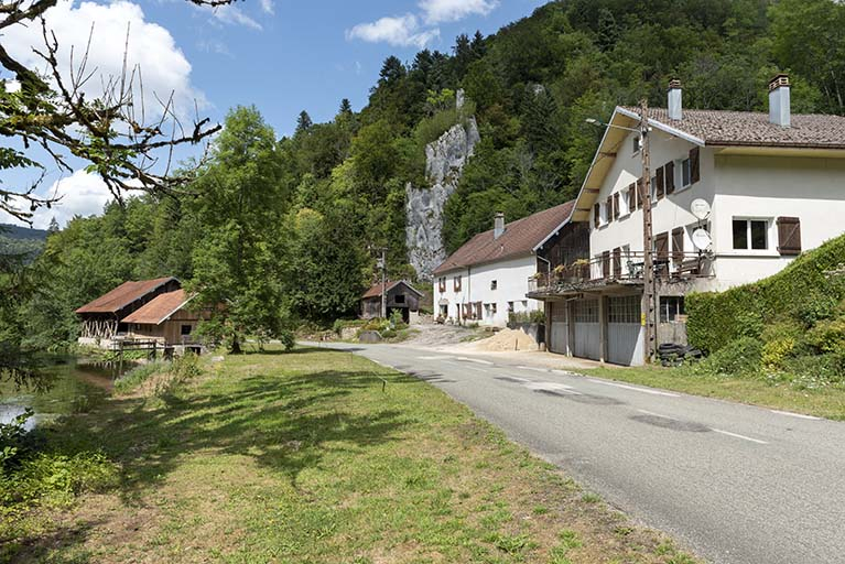 Vue d'ensemble, depuis le sud. © Sonia Dourlot / Région Bourgogne-Franche-Comté, Inventaire du patrimoine - 2019