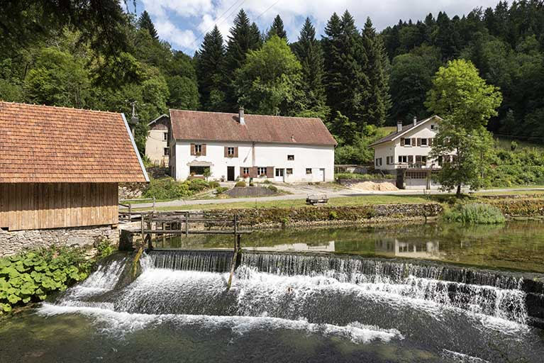 Vue d'ensemble depuis l'ouest (rive gauche). © Sonia Dourlot / Région Bourgogne-Franche-Comté, Inventaire du patrimoine - 2019