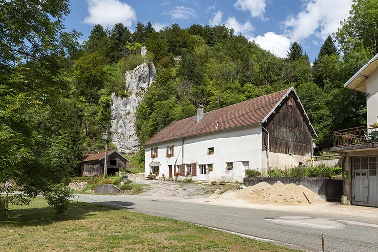 Logement (avec les anciennes grange et étable). © Sonia Dourlot / Région Bourgogne-Franche-Comté, Inventaire du patrimoine - 2019