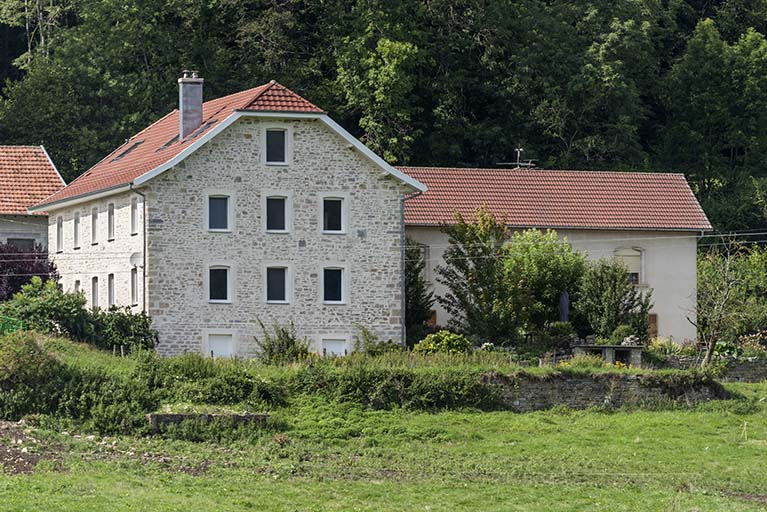 Façade latérale gauche. © Sonia Dourlot / Région Bourgogne-Franche-Comté, Inventaire du patrimoine - 2019 Façade latérale gauche. © Sonia Dourlot / Région Bourgogne-Franche-Comté, Inventaire du patrimoine - 2019