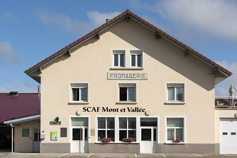 Bâtiment de 1820 : façade antérieure. © Sonia Dourlot / Région Bourgogne-Franche-Comté, Inventaire du patrimoine - 2019 Bâtiment de 1820 : façade antérieure. © Sonia Dourlot / Région Bourgogne-Franche-Comté, Inventaire du patrimoine - 2019