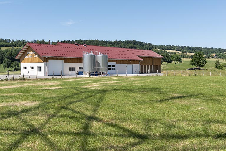 Façades postérieure et latérale droite. © Sonia Dourlot / Région Bourgogne-Franche-Comté, Inventaire du patrimoine - 2019 Façades postérieure et latérale droite. © Sonia Dourlot / Région Bourgogne-Franche-Comté, Inventaire du patrimoine - 2019