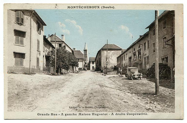 Montécheroux (Doubs). Grande Rue - A gauche Maison Hugoniot - A droite Coopérative, 2e quart 20e siècle [avant 1935]. © Laurent Poupard / Région Bourgogne-Franche-Comté, Inventaire du patrimoine - 2019