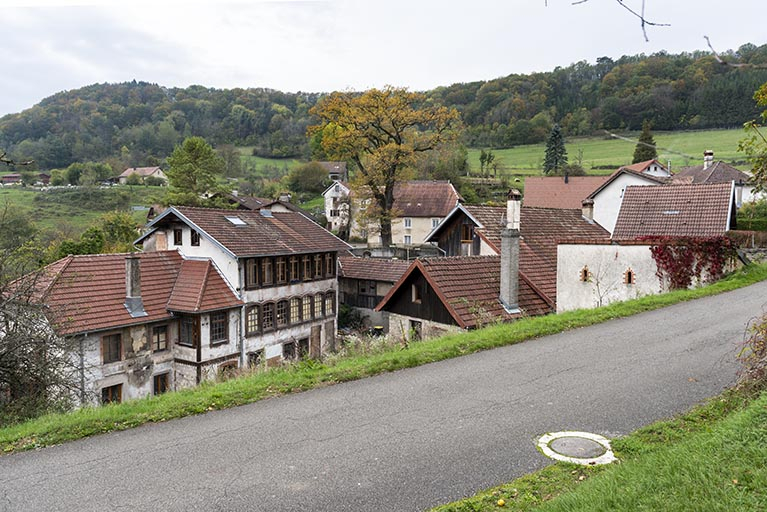 Vue d'ensemble, depuis l'est. © Sonia Dourlot / Région Bourgogne-Franche-Comté, Inventaire du patrimoine - 2019