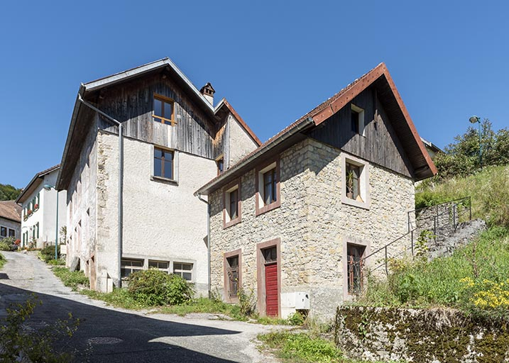 Bâtiment au n° 3 et atelier, vus du sud-est. © Sonia Dourlot / Région Bourgogne-Franche-Comté, Inventaire du patrimoine - 2019