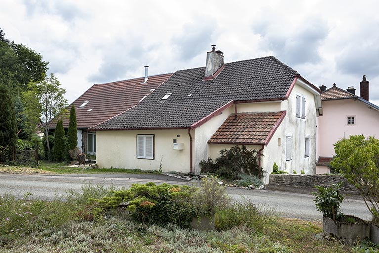 Vue d'ensemble, depuis le nord-ouest.  © Sonia Dourlot / Région Bourgogne-Franche-Comté, Inventaire du patrimoine - 2019 Vue d'ensemble, depuis le nord-ouest.  © Sonia Dourlot / Région Bourgogne-Franche-Comté, Inventaire du patrimoine - 2019