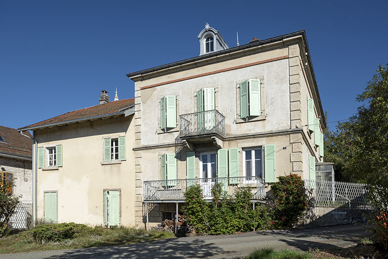 Comptoir d'outillage Hugoniot-Perrenoud, 5-7 rue du Chêne. © Sonia Dourlot / Région Bourgogne-Franche-Comté, Inventaire du patrimoine - 2019 Comptoir d'outillage Hugoniot-Perrenoud, 5-7 rue du Chêne. © Sonia Dourlot / Région Bourgogne-Franche-Comté, Inventaire du patrimoine - 2019