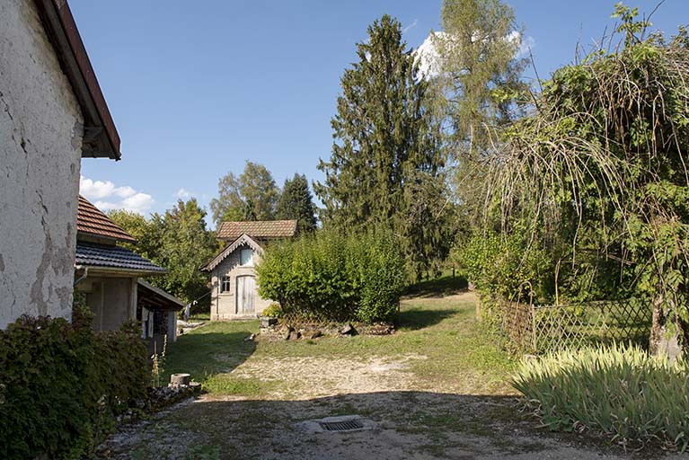 Vue d'ensemble du pigeonnier. © Sonia Dourlot / Région Bourgogne-Franche-Comté, Inventaire du patrimoine - 2019 Vue d'ensemble du pigeonnier. © Sonia Dourlot / Région Bourgogne-Franche-Comté, Inventaire du patrimoine - 2019