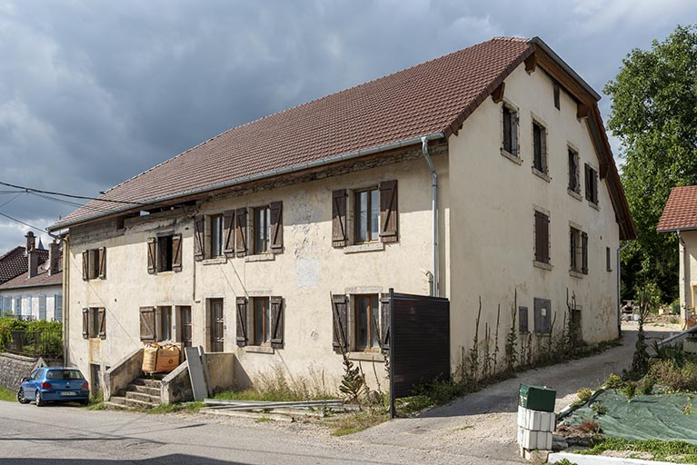 Usine d'outillage Besançon (la "Caserne"), 2-6 Grande Rue. © Sonia Dourlot / Région Bourgogne-Franche-Comté, Inventaire du patrimoine - 2019 Usine d'outillage Besançon (la "Caserne"), 2-6 Grande Rue. © Sonia Dourlot / Région Bourgogne-Franche-Comté, Inventaire du patrimoine - 2019