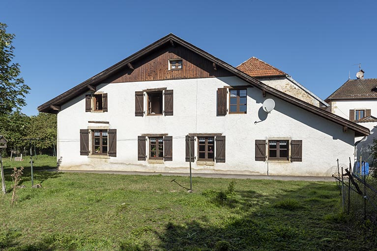 Maison au n° 47 : façade latérale gauche. © Sonia Dourlot / Région Bourgogne-Franche-Comté, Inventaire du patrimoine - 2019 Maison au n° 47 : façade latérale gauche. © Sonia Dourlot / Région Bourgogne-Franche-Comté, Inventaire du patrimoine - 2019