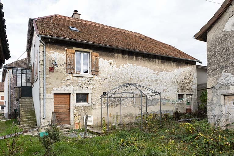 Grange : façade postérieure. © Sonia Dourlot / Région Bourgogne-Franche-Comté, Inventaire du patrimoine - 2019 Grange : façade postérieure. © Sonia Dourlot / Région Bourgogne-Franche-Comté, Inventaire du patrimoine - 2019
