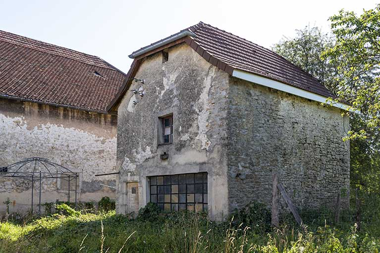Forge : façades antérieure et latérale droite. © Sonia Dourlot / Région Bourgogne-Franche-Comté, Inventaire du patrimoine - 2019 Forge : façades antérieure et latérale droite. © Sonia Dourlot / Région Bourgogne-Franche-Comté, Inventaire du patrimoine - 2019