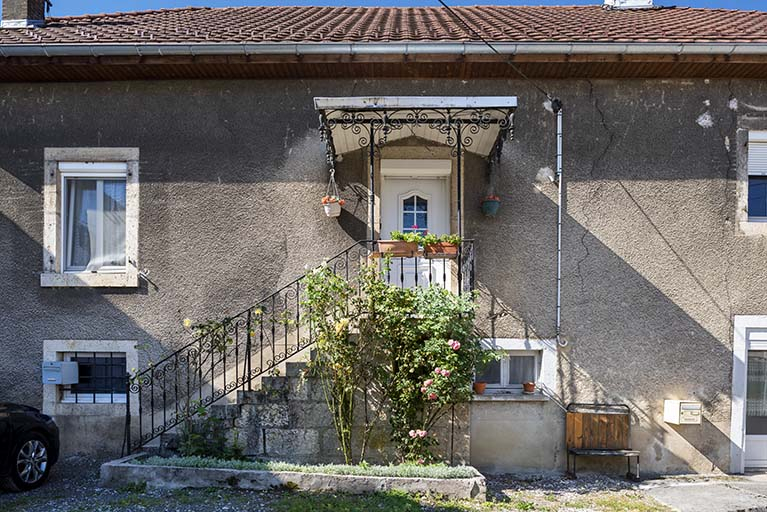 Bureau et logement : entrée. © Sonia Dourlot / Région Bourgogne-Franche-Comté, Inventaire du patrimoine - 2019