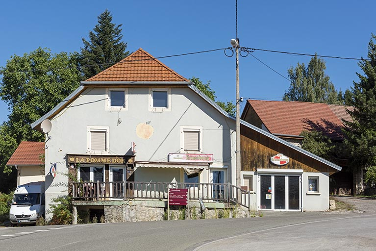Façade antérieure. © Sonia Dourlot / Région Bourgogne-Franche-Comté, Inventaire du patrimoine - 2019 Façade antérieure. © Sonia Dourlot / Région Bourgogne-Franche-Comté, Inventaire du patrimoine - 2019