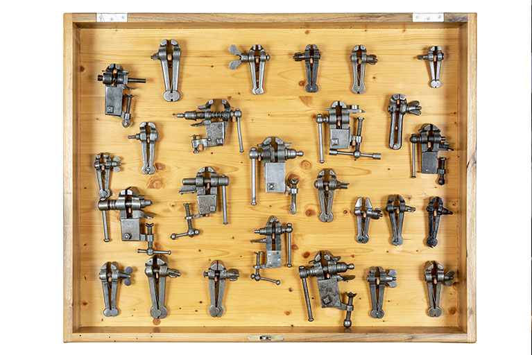 Vitrine : assortiments d'étaux. © Sonia Dourlot / Région Bourgogne-Franche-Comté, Inventaire du patrimoine - 2019