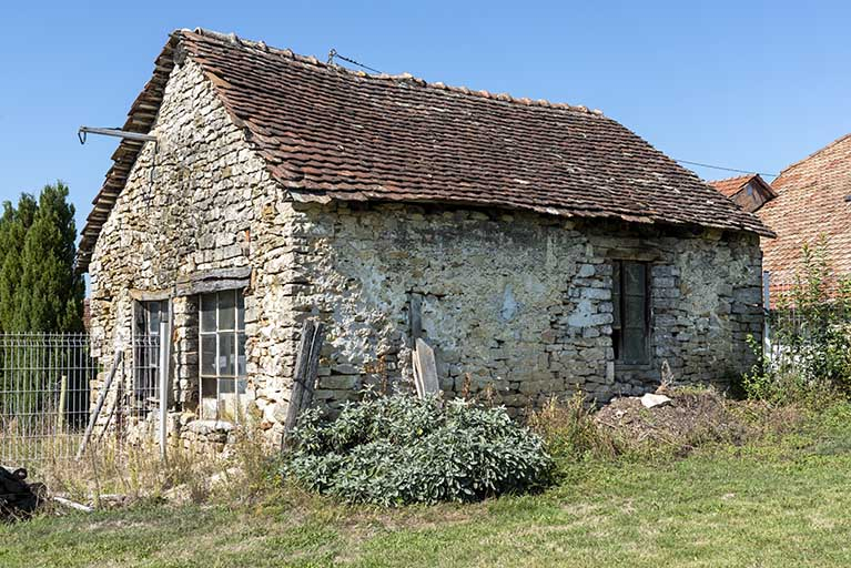 Forge : façades postérieure et latérale gauche. © Sonia Dourlot / Région Bourgogne-Franche-Comté, Inventaire du patrimoine - 2019
