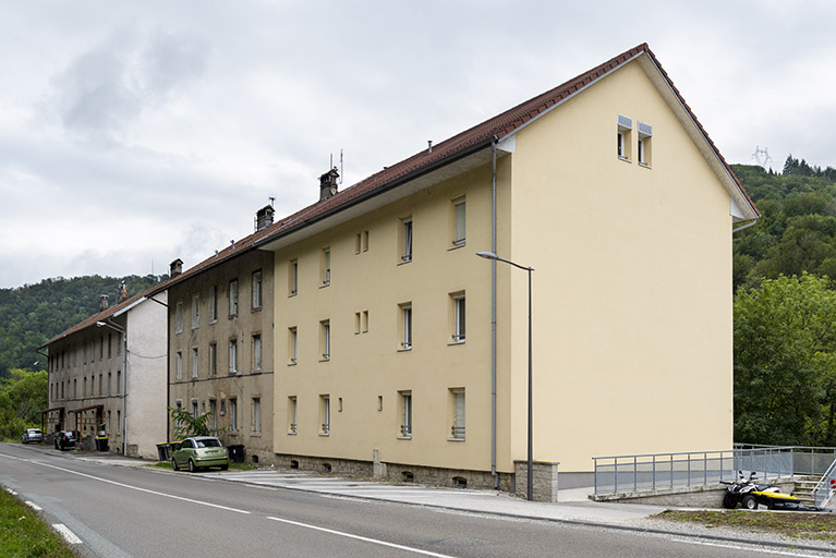 Immeubles : façade antérieure, de trois quarts droite. © Sonia Dourlot / Région Bourgogne-Franche-Comté, Inventaire du patrimoine - 2019 Immeubles : façade antérieure, de trois quarts droite. © Sonia Dourlot / Région Bourgogne-Franche-Comté, Inventaire du patrimoine - 2019