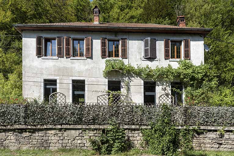 Façade antérieure. © Sonia Dourlot / Région Bourgogne-Franche-Comté, Inventaire du patrimoine - 2019 Façade antérieure. © Sonia Dourlot / Région Bourgogne-Franche-Comté, Inventaire du patrimoine - 2019