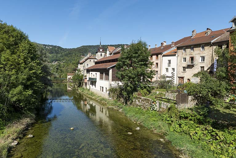 Vue d'ensemble, depuis le pont au sud. © Sonia Dourlot / Région Bourgogne-Franche-Comté, Inventaire du patrimoine - 2019