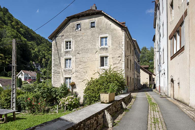 Immeuble 2 impasse de la Tannerie : façade latérale gauche. © Sonia Dourlot / Région Bourgogne-Franche-Comté, Inventaire du patrimoine - 2019