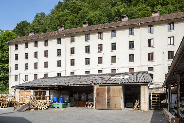 Bureau (façade postérieure) et entrepôt industriel. © Sonia Dourlot / Région Bourgogne-Franche-Comté, Inventaire du patrimoine - 2019