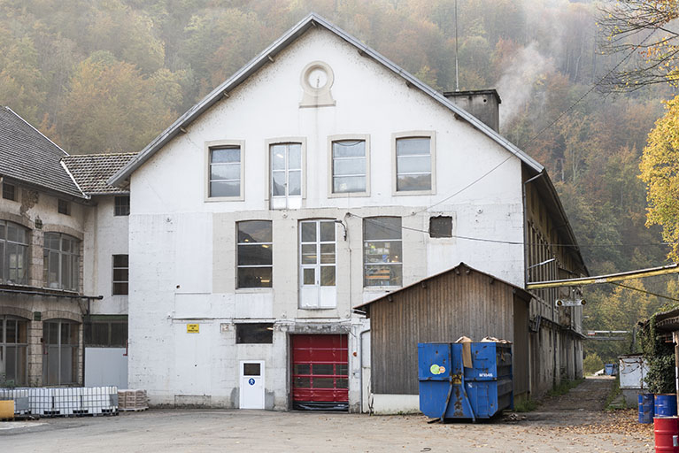 Atelier de fabrication (ancienne pointerie) : façade antérieure, de trois quarts droite. © Sonia Dourlot / Région Bourgogne-Franche-Comté, Inventaire du patrimoine - 2019