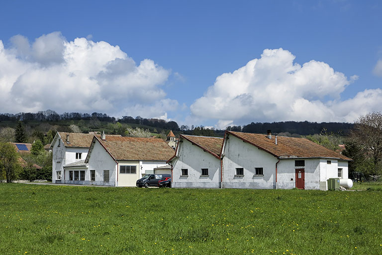 Vue d'ensemble, depuis le sud-ouest (façade latérale droite). © Laurent Poupard / Région Bourgogne-Franche-Comté, Inventaire du patrimoine - 2019 Vue d'ensemble, depuis le sud-ouest (façade latérale droite). © Laurent Poupard / Région Bourgogne-Franche-Comté, Inventaire du patrimoine - 2019