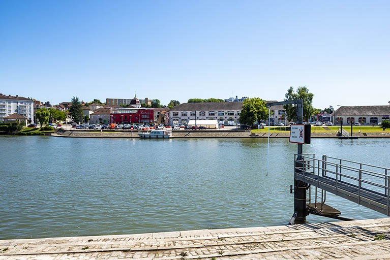 Quai de la Mavia, vue actuelle. © Jérôme Mongreville / Région Bourgogne-Franche-Comté, Inventaire du patrimoine - 2019