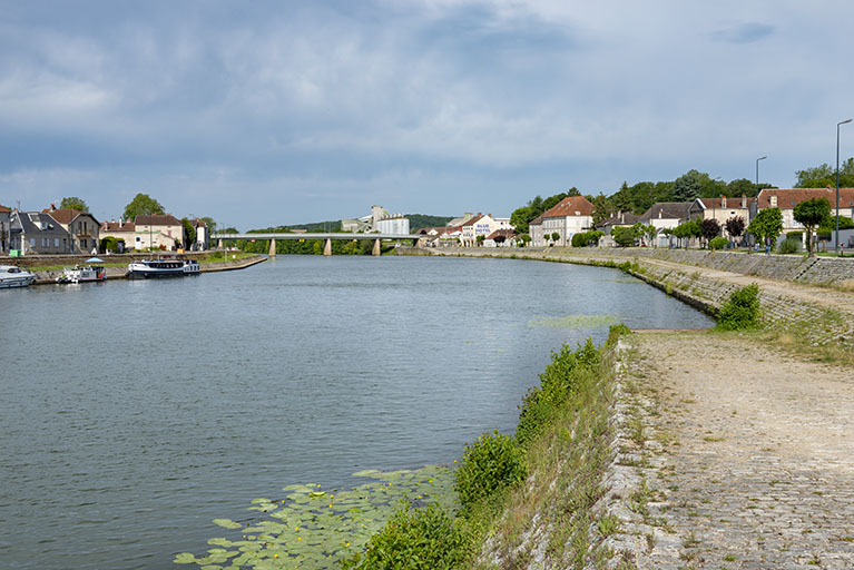Prolongement du quai Villeneuve. © Jérôme Mongreville / Région Bourgogne-Franche-Comté, Inventaire du patrimoine - 2019