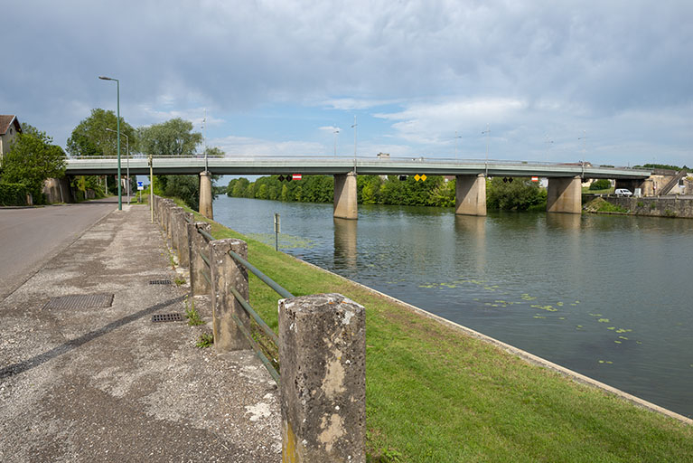 rivière aménagée © Jérôme Mongreville / Région Bourgogne-Franche-Comté, Inventaire du patrimoine - 2019 rivière aménagée © Jérôme Mongreville / Région Bourgogne-Franche-Comté, Inventaire du patrimoine - 2019