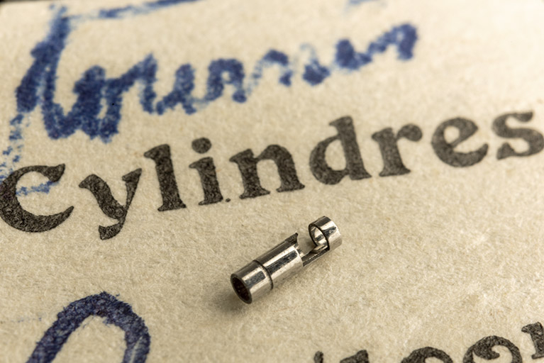 Ecorce de cylindre achevée et polie. © Sonia Dourlot / Région Bourgogne-Franche-Comté, Inventaire du patrimoine - 2020