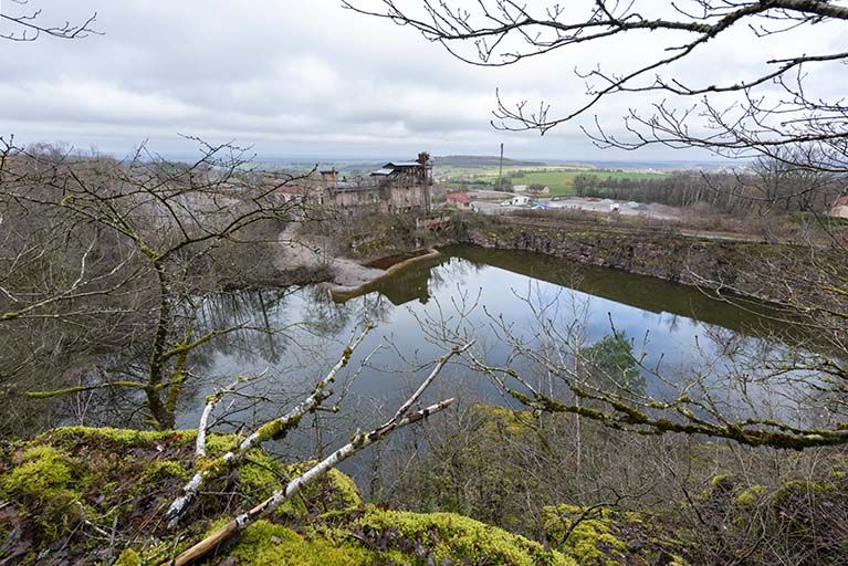 Vue d'ensemble de l'ancien site, depuis le sud-est. © Sonia Dourlot / Région Bourgogne-Franche-Comté, Inventaire du patrimoine - 2020