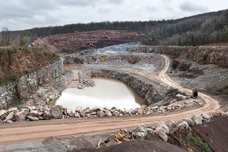 Vue d'ensemble de la carrière, depuis l'ouest. © Sonia Dourlot / Région Bourgogne-Franche-Comté, Inventaire du patrimoine - 2020