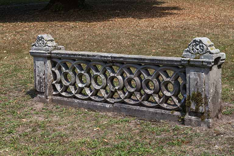 garde-corps de tribune © Jérôme Mongreville / Région Bourgogne-Franche-Comté, Inventaire du patrimoine - 2020 garde-corps de tribune © Jérôme Mongreville / Région Bourgogne-Franche-Comté, Inventaire du patrimoine - 2020