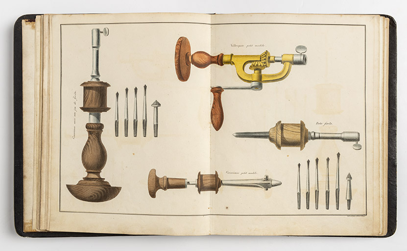 [Outillage : vilebrequin, "consciences", porte-forets : planche de catalogue], 1835. © Sonia Dourlot / Région Bourgogne-Franche-Comté, Inventaire du patrimoine - 2020
