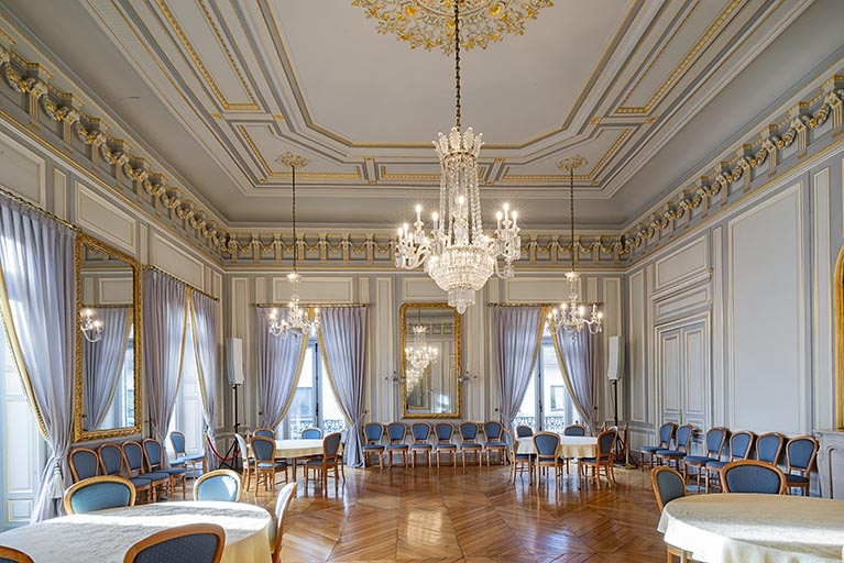 hôtel de voyageurs restaurant © Jérôme Mongreville / Région Bourgogne-Franche-Comté, Inventaire du patrimoine - 2021  hôtel de voyageurs restaurant © Jérôme Mongreville / Région Bourgogne-Franche-Comté, Inventaire du patrimoine - 2021