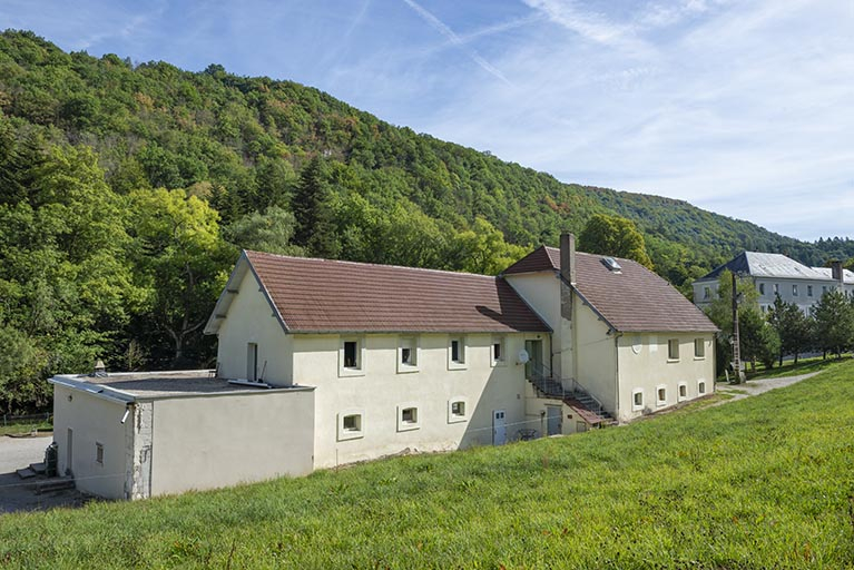 écurie remise garage © Jérôme Mongreville / Région Bourgogne-Franche-Comté, Inventaire du patrimoine - 2022  écurie remise garage © Jérôme Mongreville / Région Bourgogne-Franche-Comté, Inventaire du patrimoine - 2022