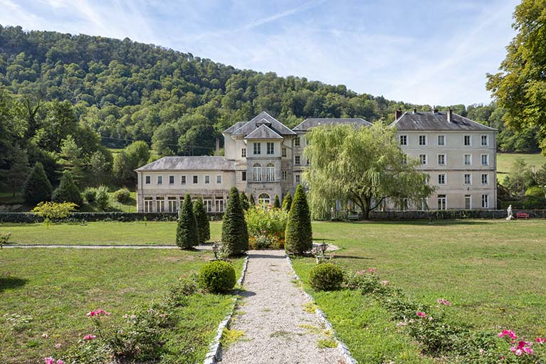 établissement thermal © Jérôme Mongreville / Région Bourgogne-Franche-Comté, Inventaire du patrimoine - 2022  établissement thermal © Jérôme Mongreville / Région Bourgogne-Franche-Comté, Inventaire du patrimoine - 2022