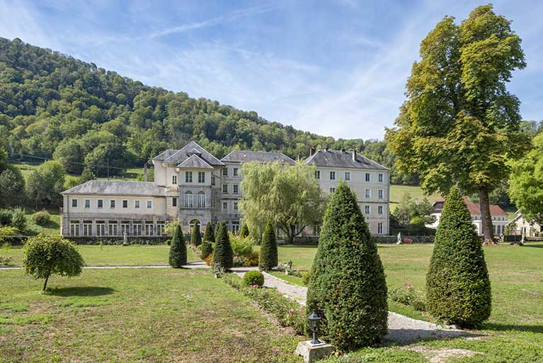 établissement thermal © Jérôme Mongreville / Région Bourgogne-Franche-Comté, Inventaire du patrimoine - 2022  établissement thermal © Jérôme Mongreville / Région Bourgogne-Franche-Comté, Inventaire du patrimoine - 2022